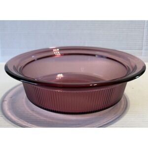 VISION CORNING - 1.5 Qt Cranberry Serving Dish‎ Bowl V-32-B